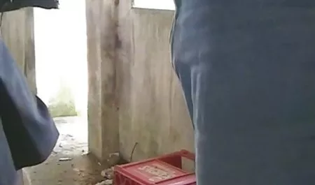 خاکستری-سفید مرد با داشتن سرگرم کننده با کلیپ پورن عاشقانه چری یک لونا