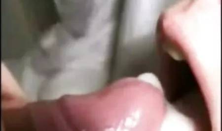 خشن مرد قرار داده لیز بل در کلیپ پورن عربی آلت تناسلی خود را
