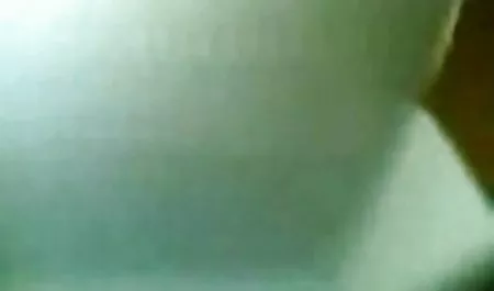 خصوصی می شود و سفید کلیپ فیلم پورن دیک از طریق یک سوراخ